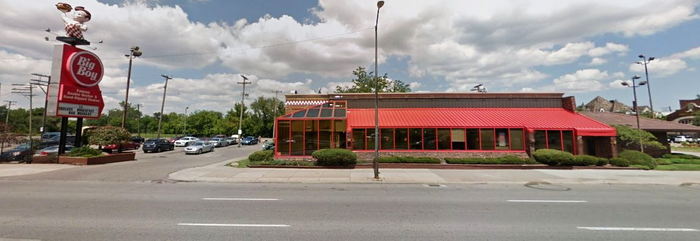 Howard Johnsons Restaurant - Detroit - 7033 E Jefferson (newer photo)